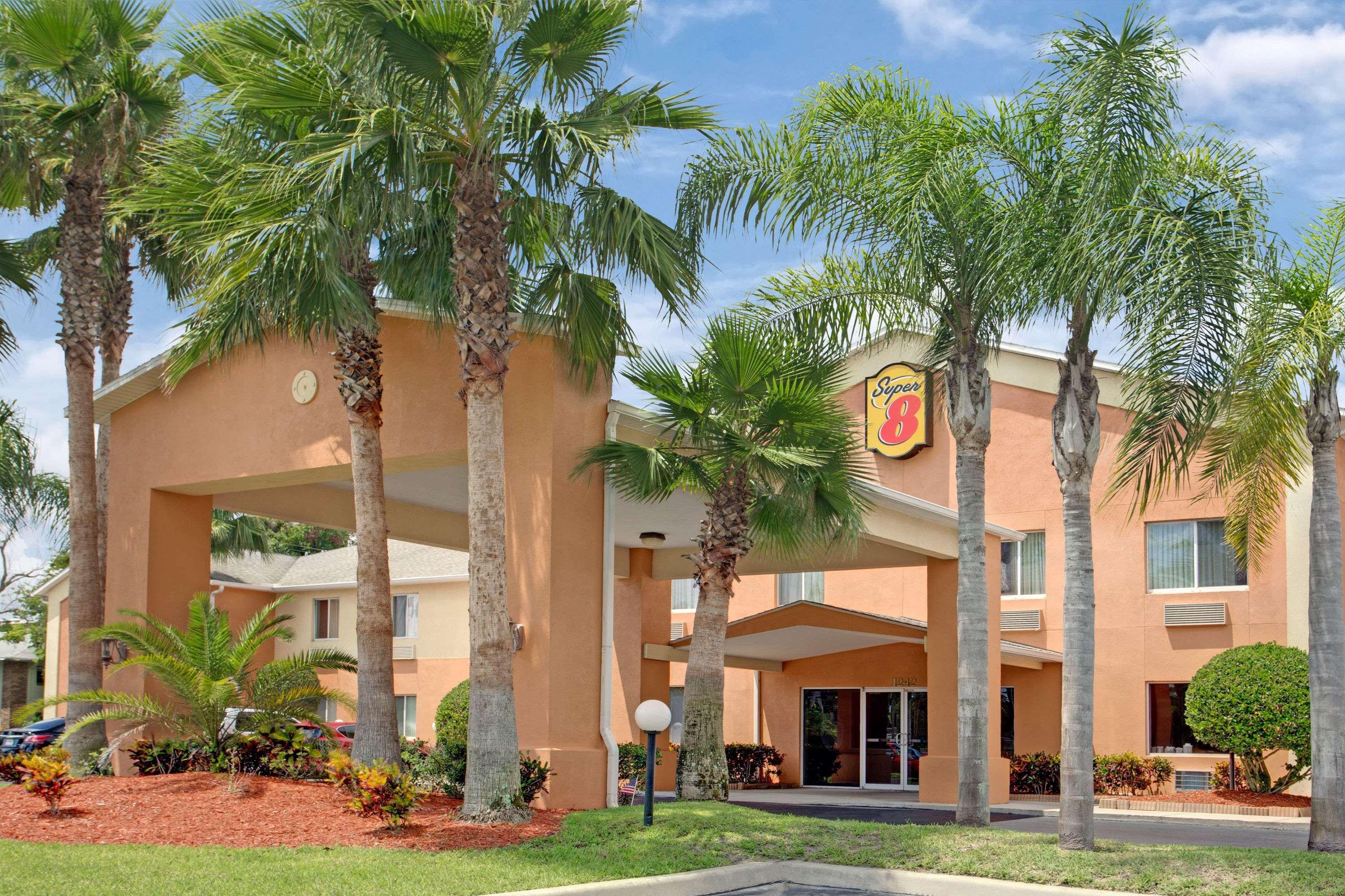 Super 8 By Wyndham Daytona Beach Exterior photo