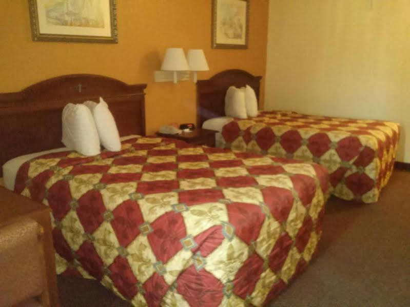 Super 8 By Wyndham Daytona Beach Exterior photo